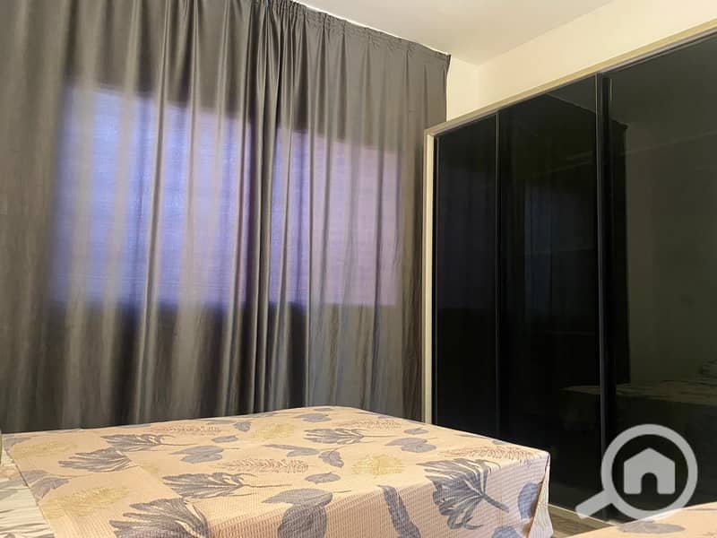 12 77088783-1153-490a-9f6a-0c45ee21959a. jpg