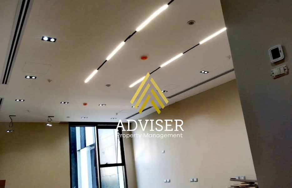 2 8292428-4b977o. jpg