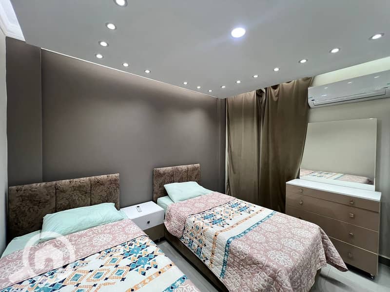 2 d0ee165a-7611-45bb-8700-dcf3decfe55f. jpeg