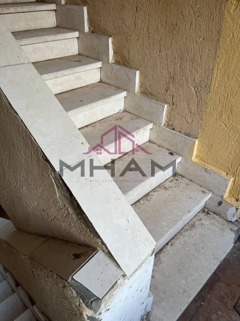 5 photo_5841651630397394348_y. jpg