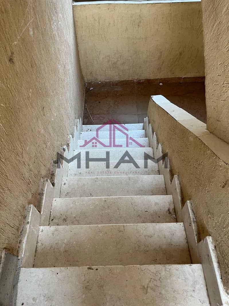 9 photo_5841651630397394352_y. jpg