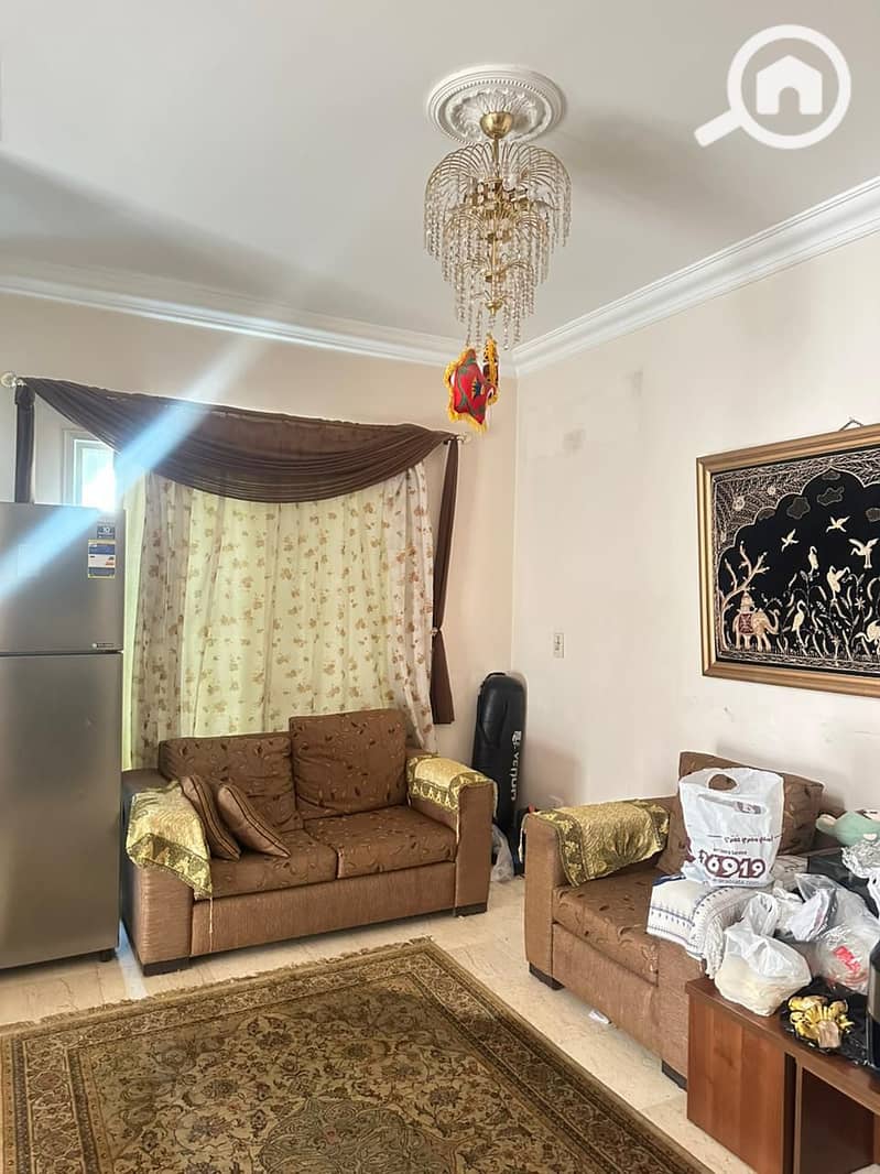 4 744edee3-76c0-44f7-903e-70c2eec71663. jpeg