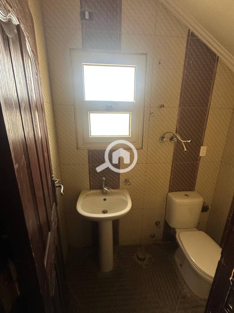 8 db882e06-90d3-4287-858f-796700ffd3dc. jpeg