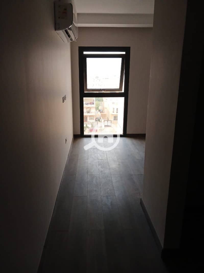 2 0fa31c4e-c3d4-41fe-b8ac-03d92746a7cc. jpeg