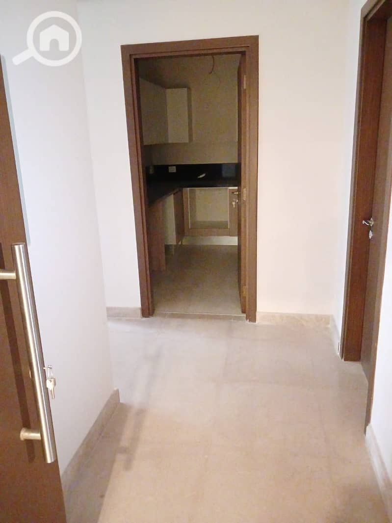 4 05a38aef-189e-4df3-a647-f893eb1a2a6a. jpeg