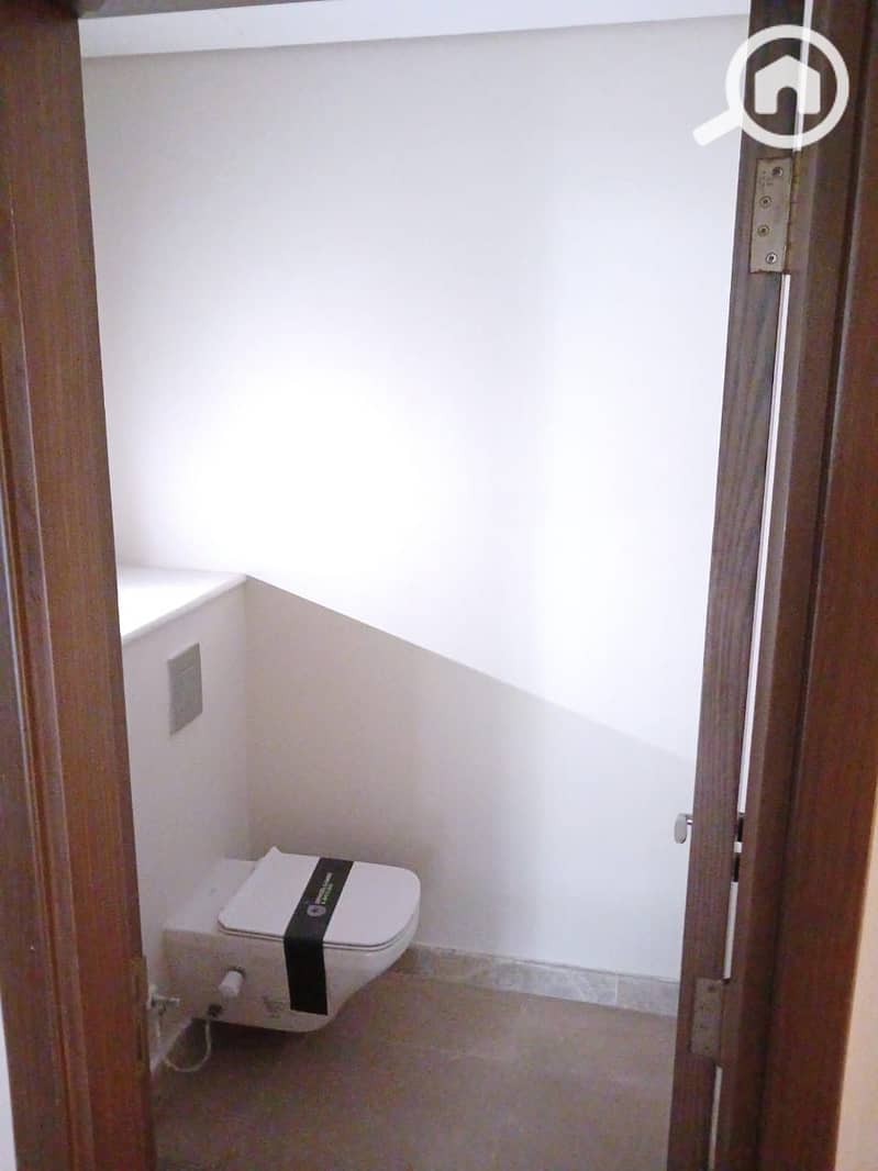 8 ecd663cf-3e25-447e-9772-6f486305de84. jpeg