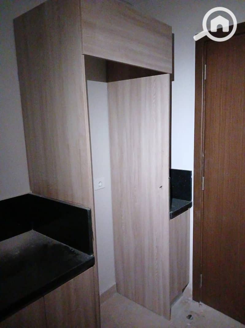 10 e8eeaceb-aebe-4600-8e38-022d94a80286. jpeg