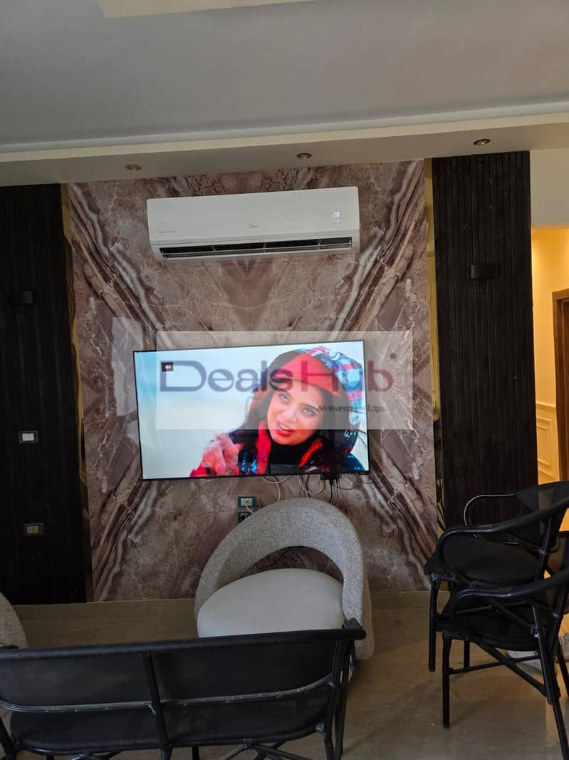 12 b8be2b62-00ff-4309-b6b2-e787868698f5. jpg