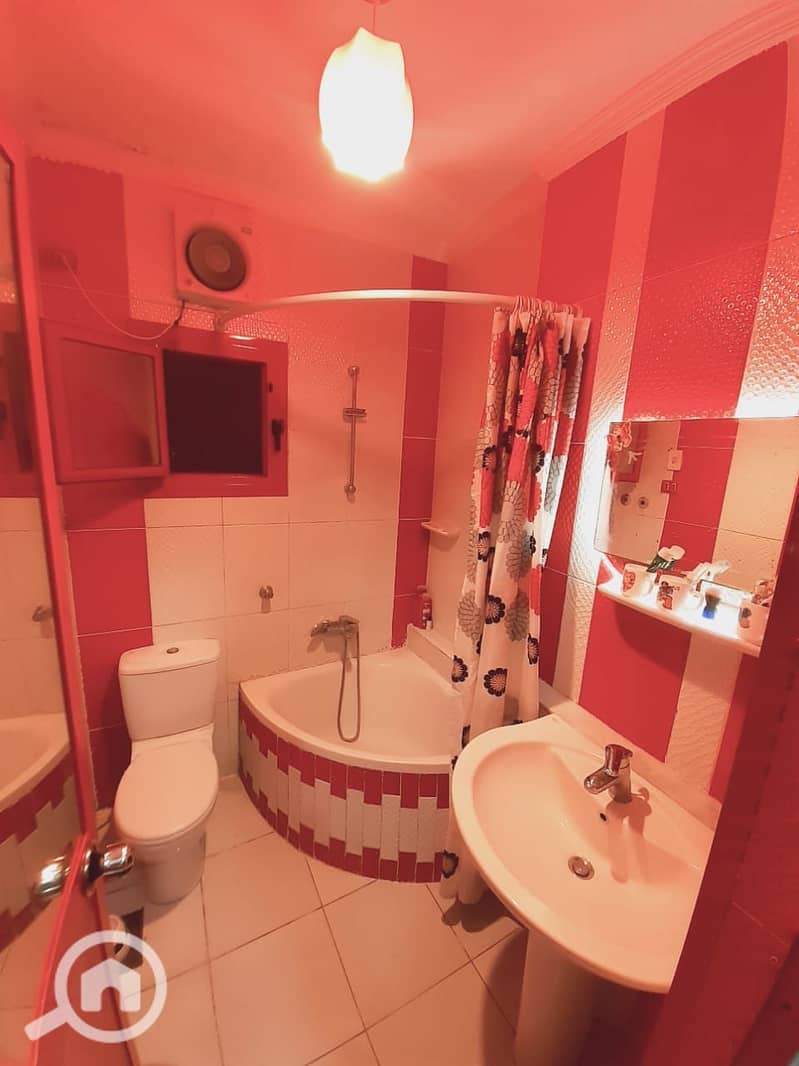 8 6de1bb7b-42df-4efa-a8f4-b3c32c2b26e3. jpeg