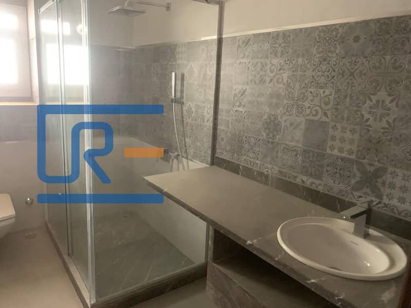 5 27ad8868-78be-4858-a19b-f9e7fad1a579. jpg