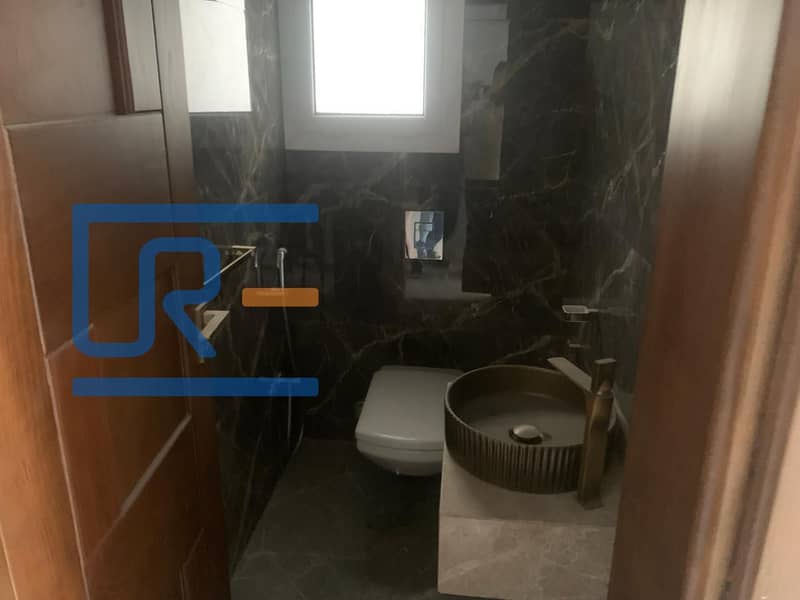 7 bac06ae7-7dbd-4459-a47e-2fd78ad43f17. jpg