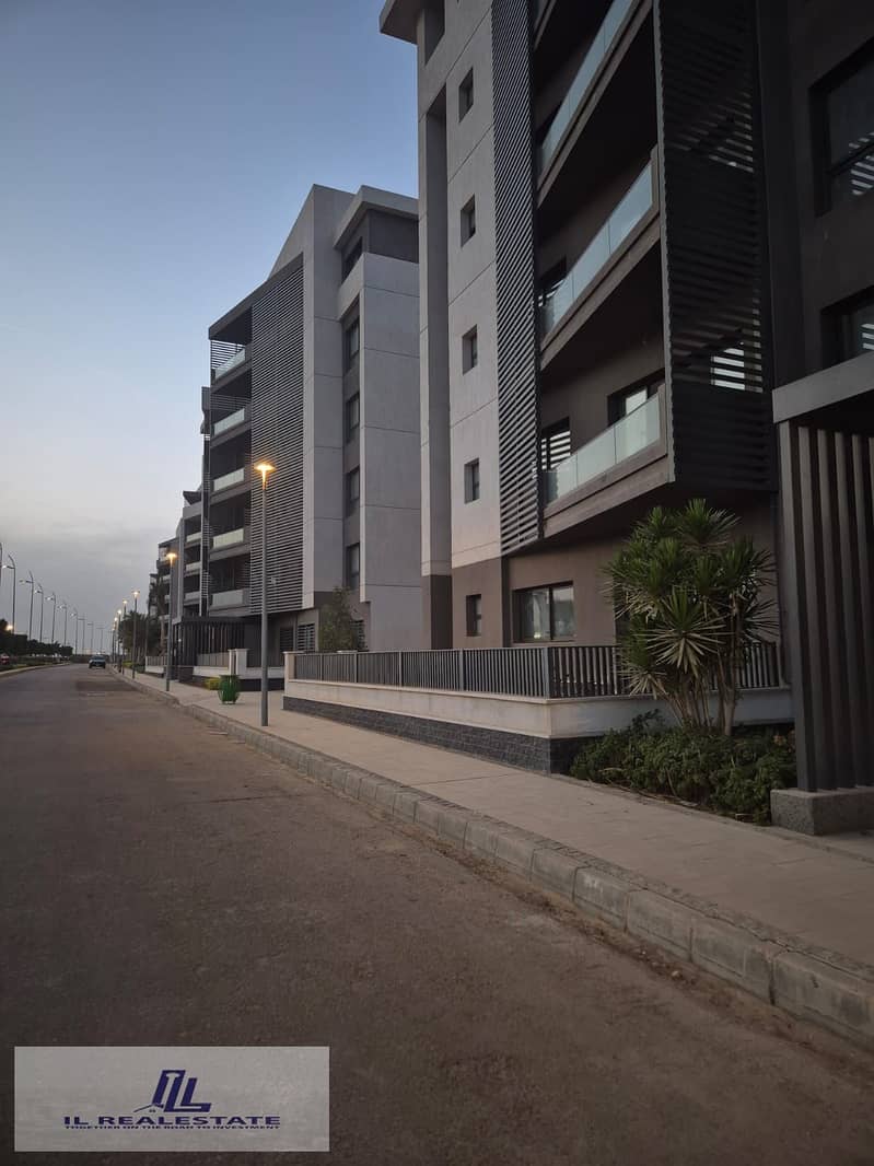 15 b7f57dd7-d4ff-43b1-92a1-0a0a86a07544. jpg