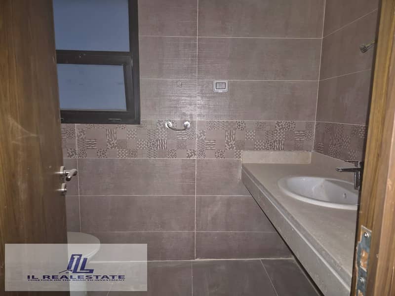 16 c1837ccc-1af9-46ca-9a67-c019849dc24c. jpg