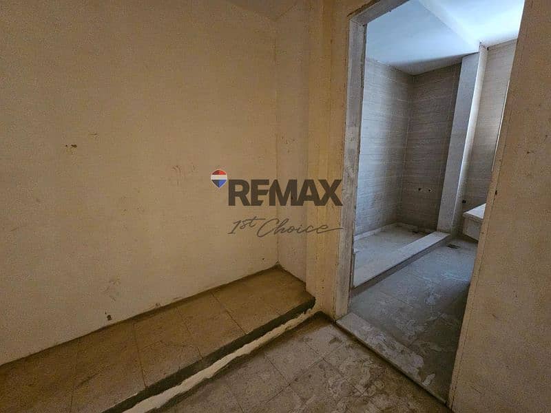 12 50b660df-a550-4469-bbd4-111e6cfc29f0. jpg