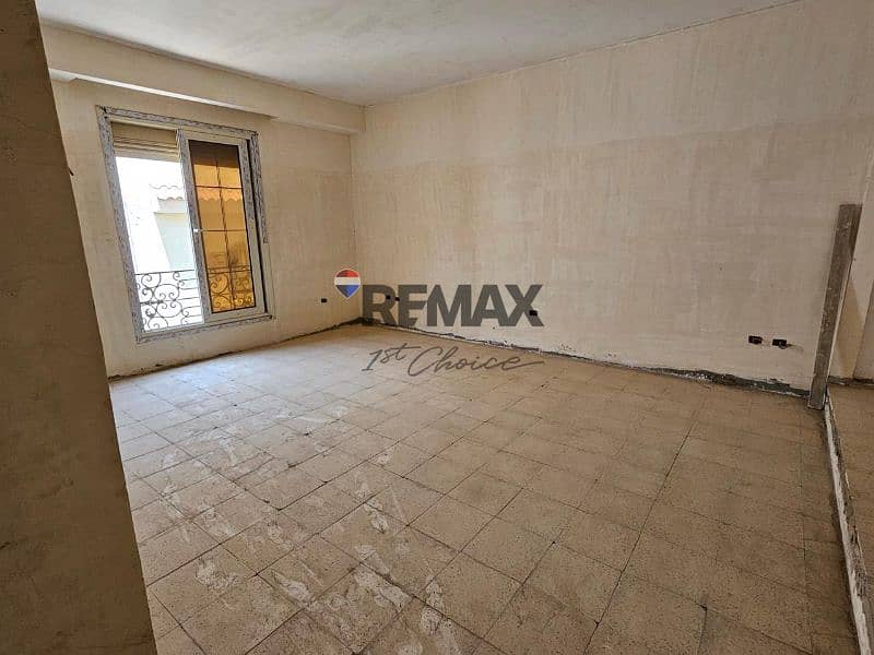 38 f4b3387b-e941-4bb5-85e3-778ee9da457e. jpg