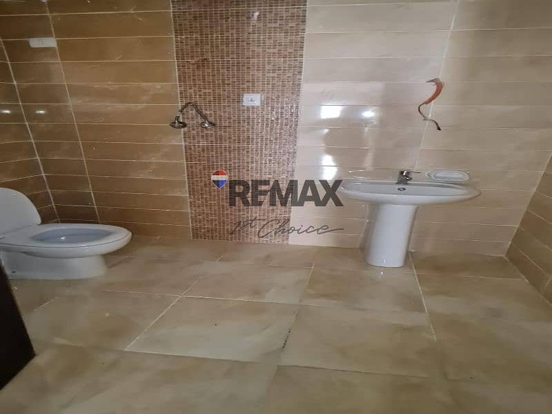 10 19bcaa45-f276-49b4-bf50-06fa3c2e6ef3. jpg