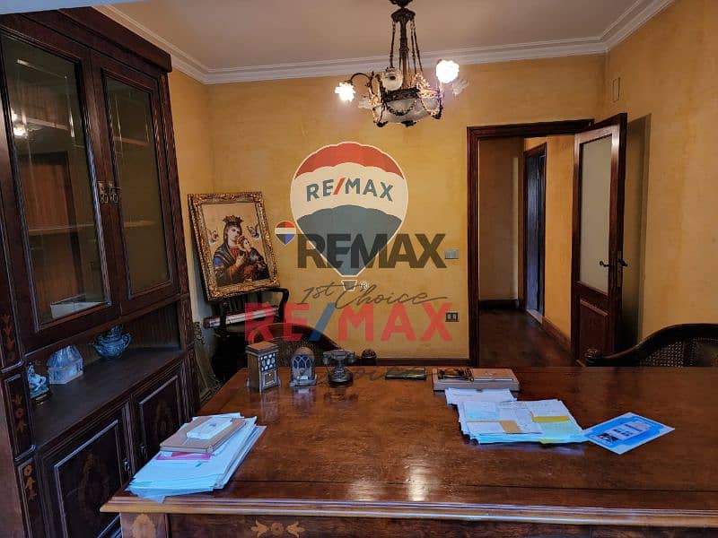 12 af76a199-200e-4c89-a2c4-2e388dfe81fe. jpg