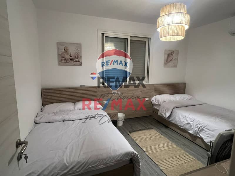 9 0b529a0d-3b83-4005-a443-9336c6e86bdb. jpg