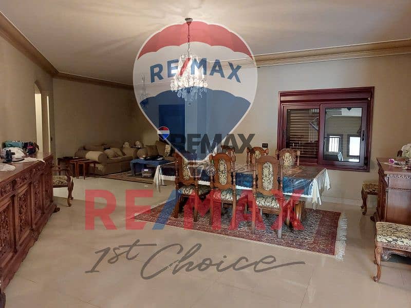 10 3c7d0f13-63f9-4fea-8703-88c7180d404e. jpg