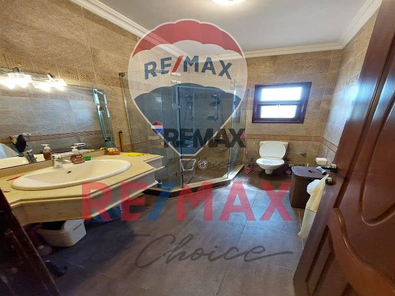 13 8c40a40e-07b9-4505-b0b0-c1016ec98fd7. jpg