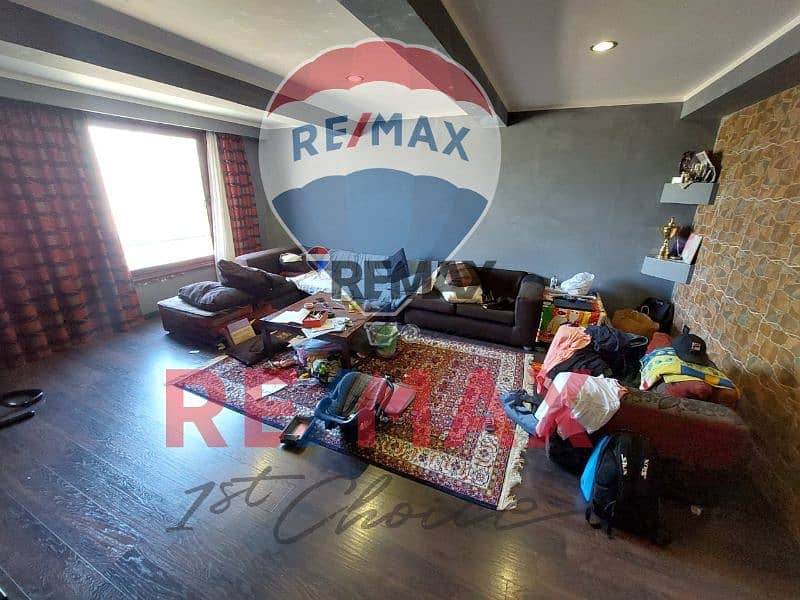 28 a74b55f3-986d-4889-8f97-a85c41fa1559. jpg