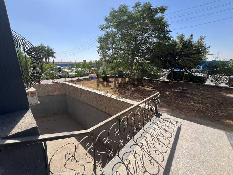 3 0450113c-b397-4091-a156-e35ba3c24c3e. jpg