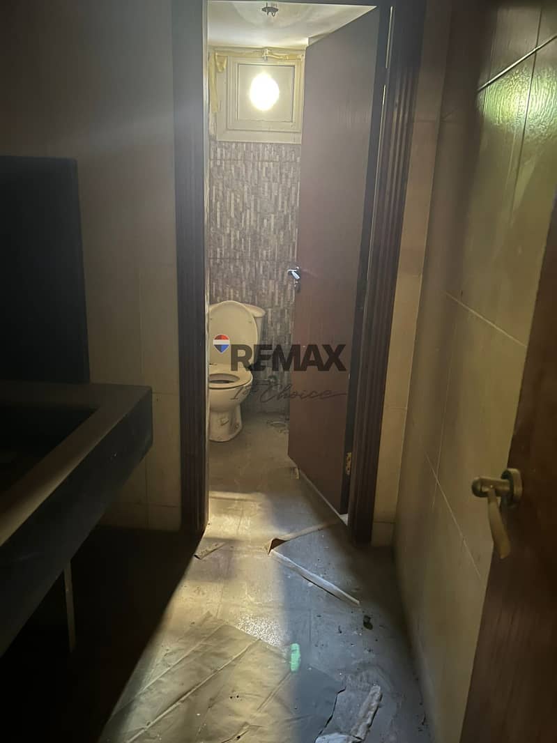 13 4bb36b5e-e35d-4e19-b7f5-fa2716dc3031. jpg