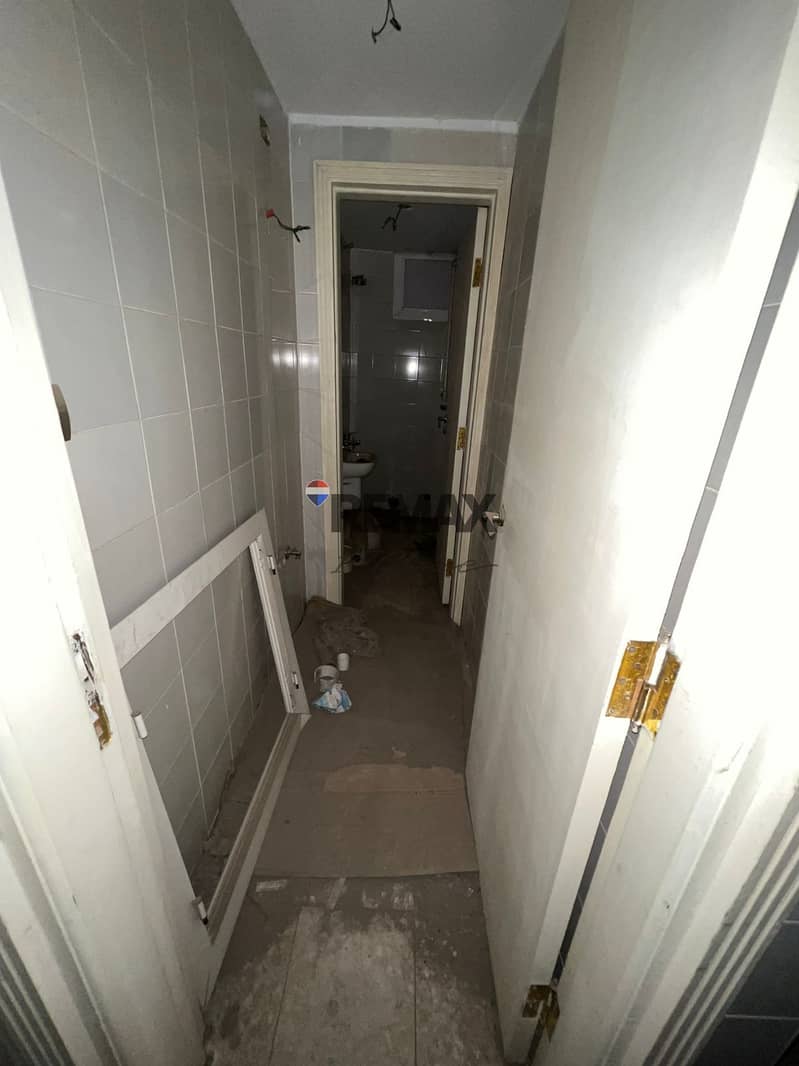 21 d15e4f36-90dc-4f10-8fb4-1a9a185594fb. jpg