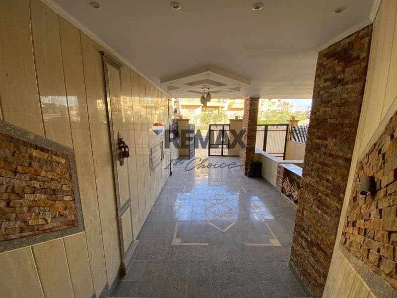 3 06f50ec2-d5e8-4cd7-aef7-322a14258424. jpg