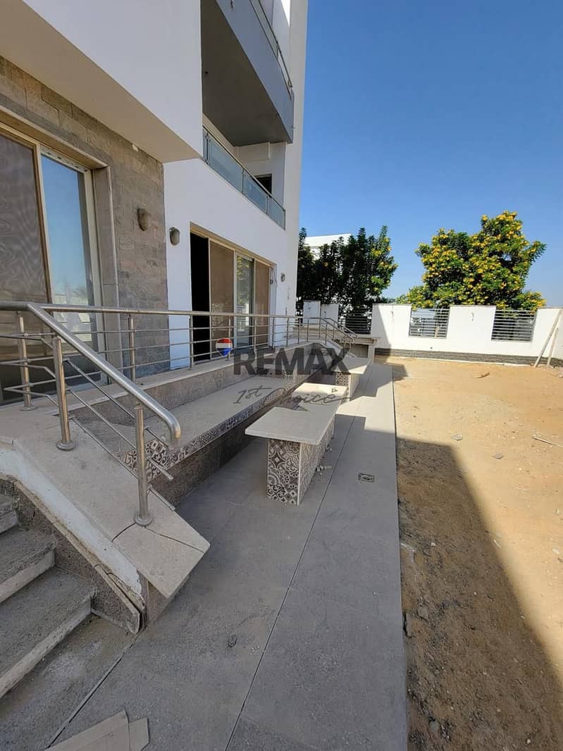 2 6cdff4d6-0f0c-49d6-b3cf-1130a55fdfce. jpg