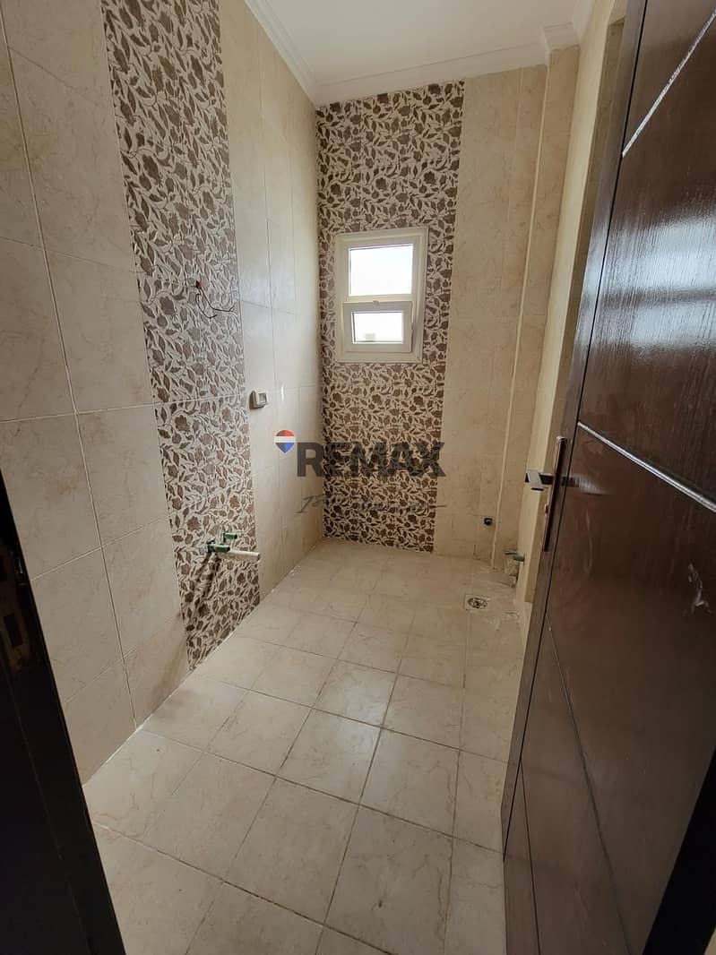 9 6aaffad0-0994-4432-b7d2-ce8b77dd8f2a. jpg