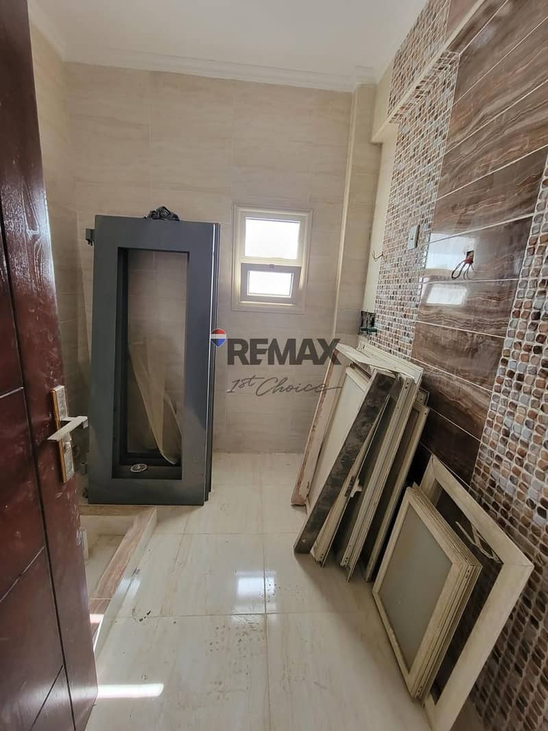 13 7c30912f-9ea5-4f91-87b9-f0926a4d3be2. jpg