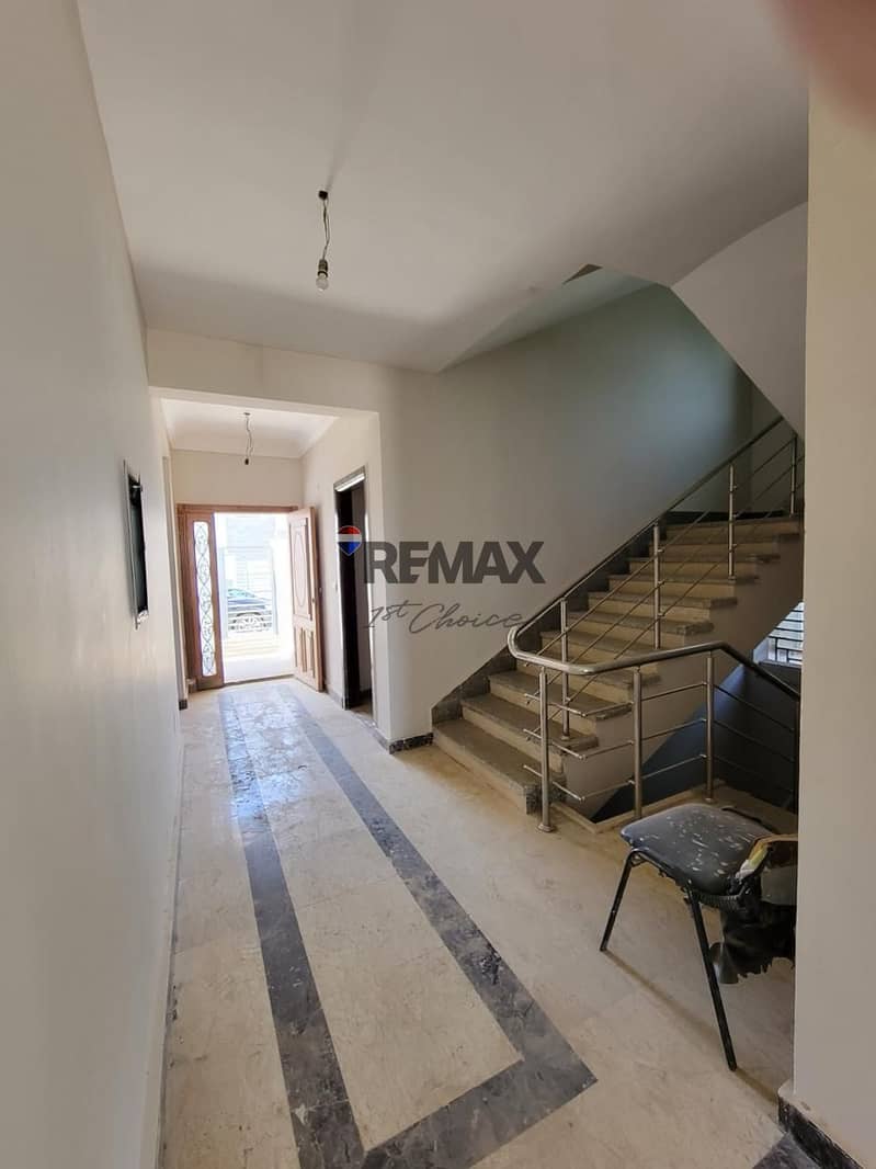 22 875a502a-c956-48d7-aead-681c9e38582f. jpg