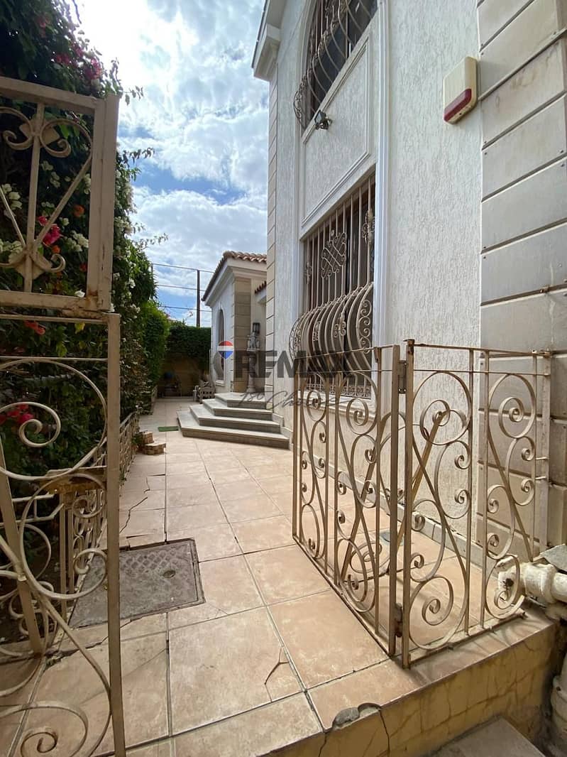 4 c3367ada-ab9b-4013-be28-897e5a954882. jpg