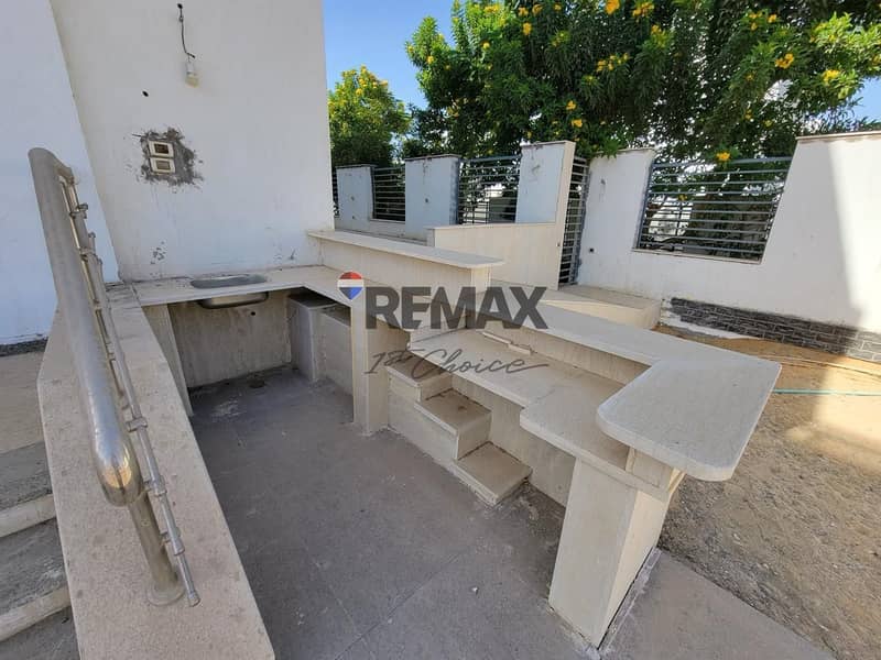 39 f17a1b5b-a8dd-4791-85e7-1b4d23af55f8. jpg