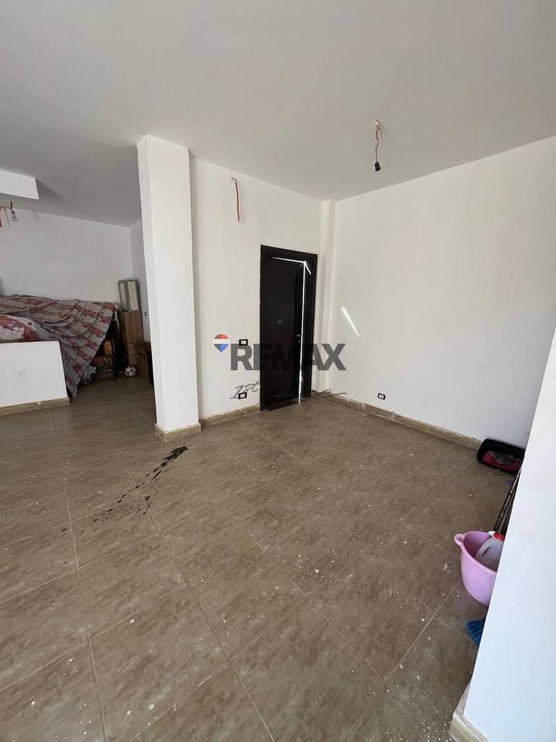 9 1a093389-4d61-4b58-a074-77b535e8c195. jpg