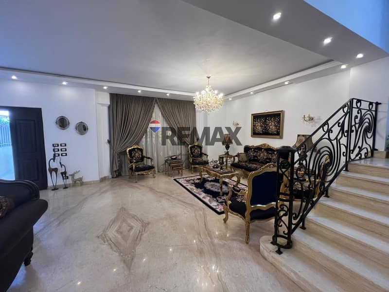 12 af96fb75-e9b7-411c-ab3e-cf353de959ad. jpg