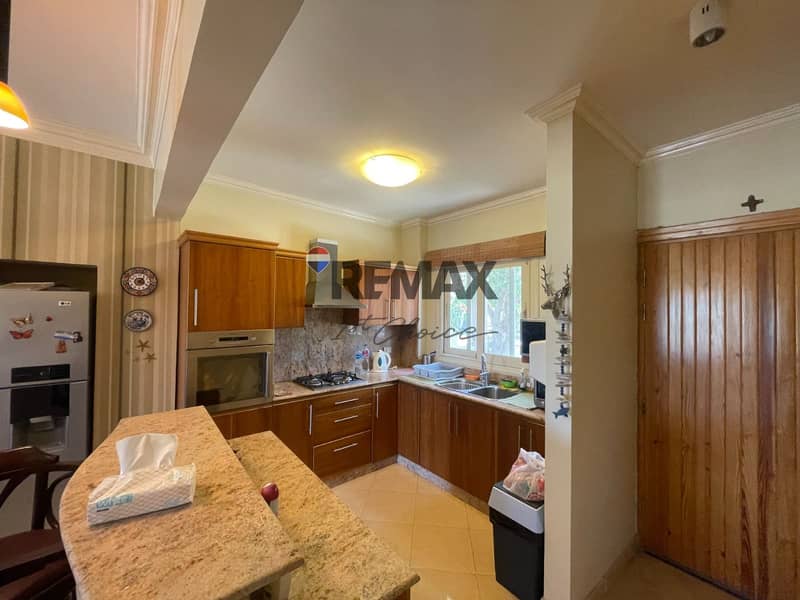 10 6bc78d79-d527-45e2-9d81-ba4f8fcf011a. jpg