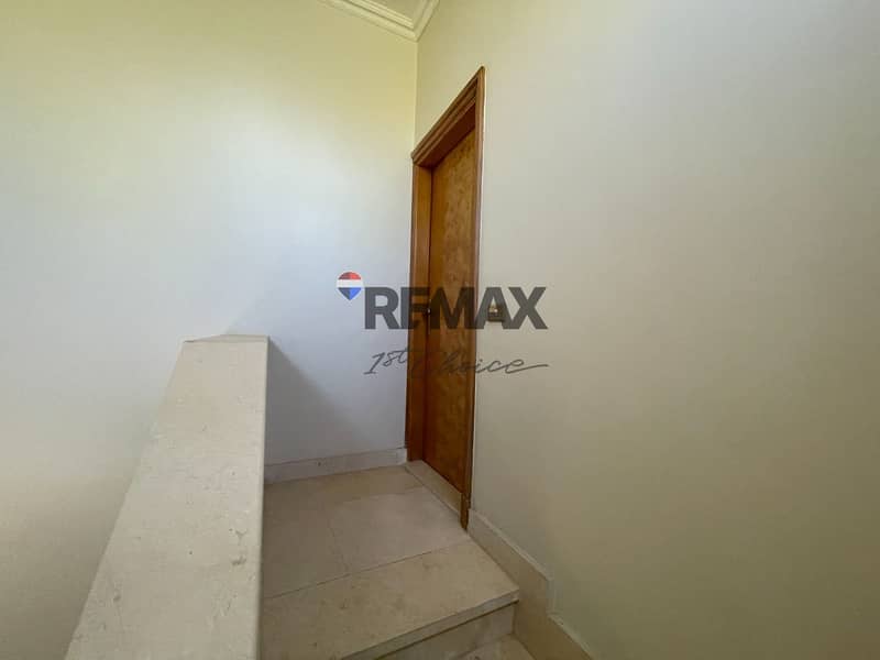 20 e7bbfbb8-2167-4660-837a-110a20d47498. jpg