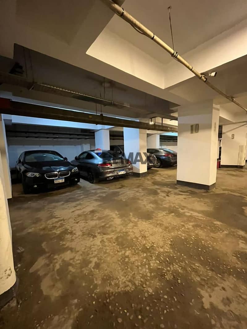 14 c98b37d1-8c89-4311-8c99-7438f07db4ae. jpg