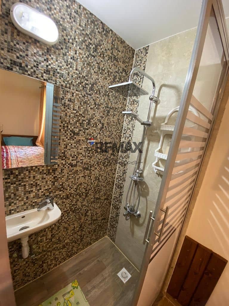 11 e89f0e5a-bb48-4afe-b188-9ca176152e94. jpg