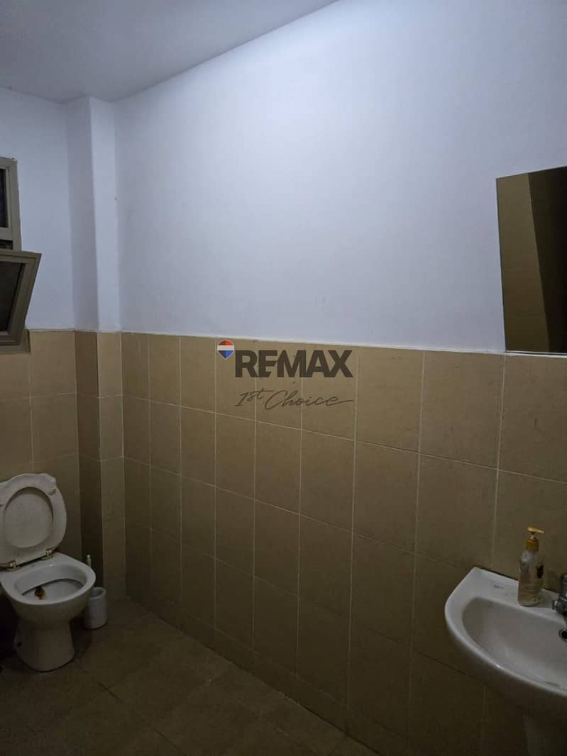 7 c2bd269f-679d-4a6d-812e-e5003d8c40b9. jpg