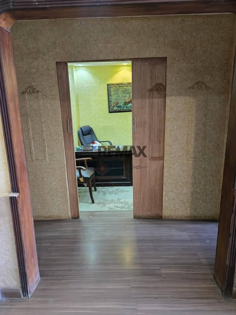 10 d163ca4a-93fa-46d4-8d49-5f05da92d937. jpg