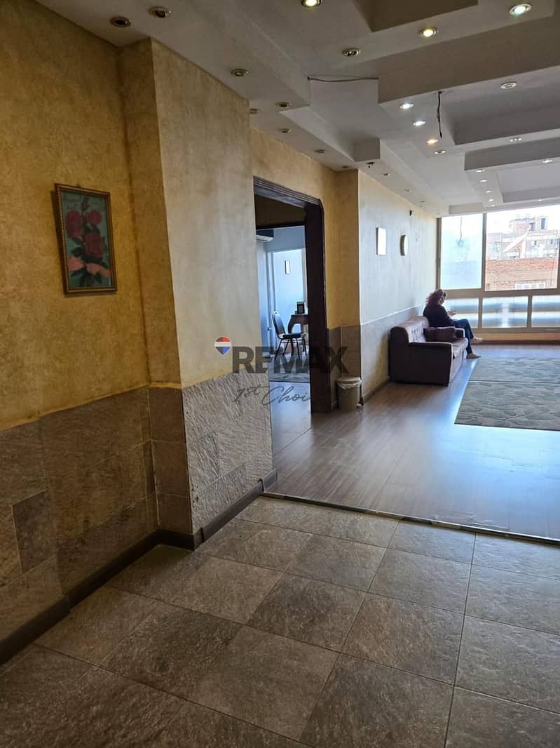 11 f53be6fe-705d-476a-9119-f8734ba21f43. jpg