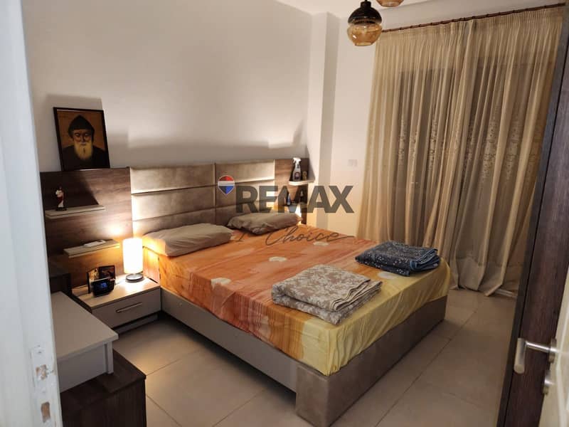 10 512ab67a-ad49-4e7d-844a-400b8b0e6403. jpg