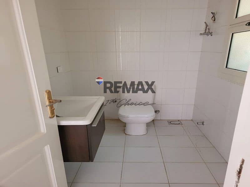 12 5acbaa44-4086-4c63-a79f-55b1846e5f6e. jpg