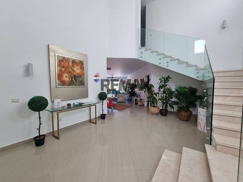 ee644e4a-6553-4a50-9287-3747da3eb180. jpg