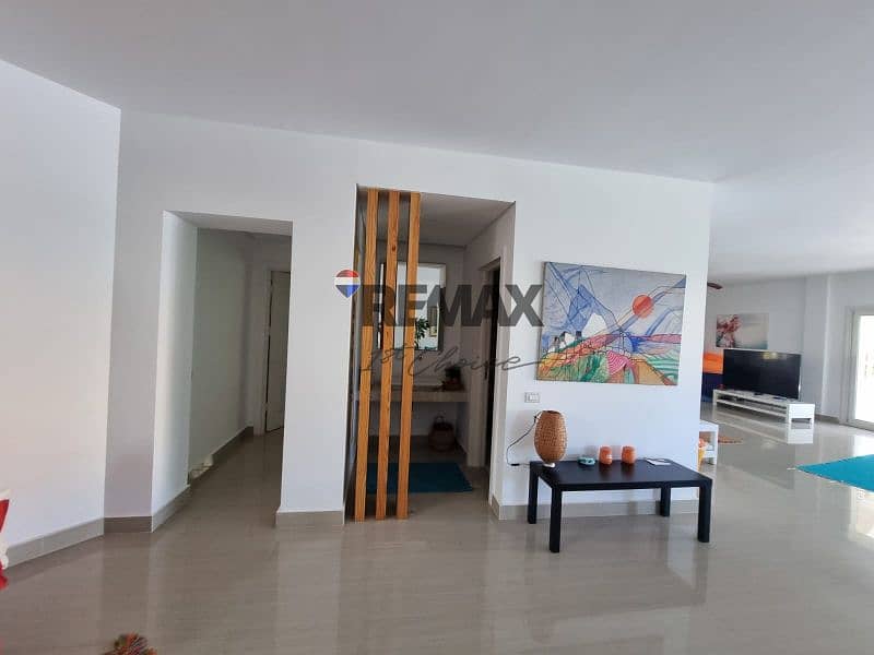 2 f649ac1a-8a82-43ec-866c-cdff560ec9c5. jpg