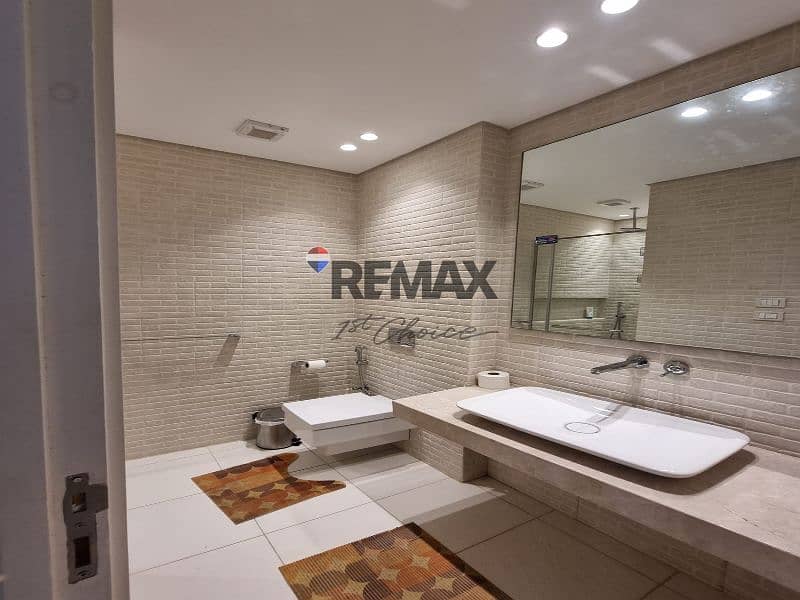 8 c23ec79c-07ac-4041-a2a4-1ffd83ca64ac. jpg