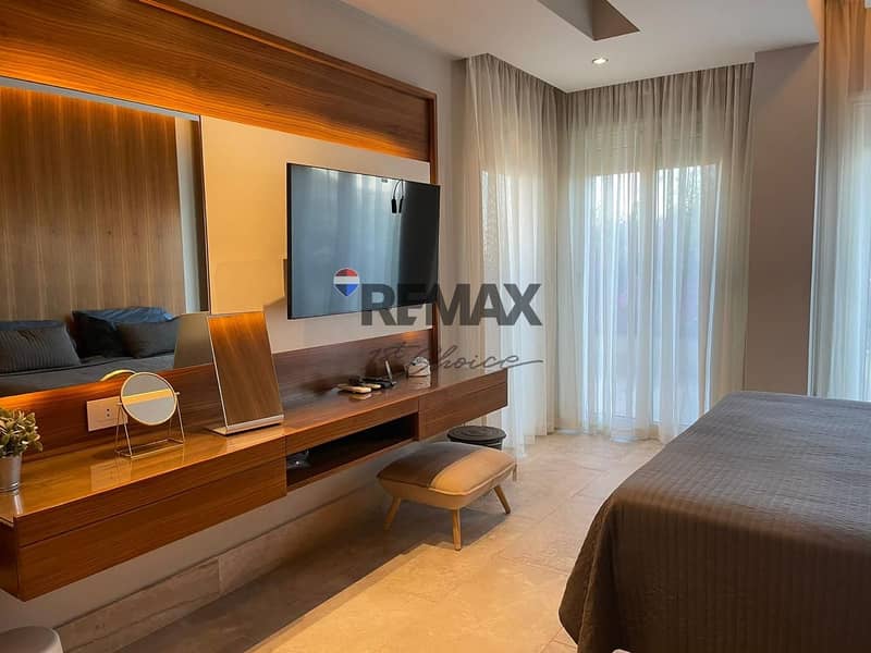 10 ddbec242-f1ee-4958-8684-4c5e862fb252. jpg